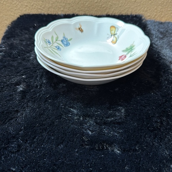 Lenox Butterfly Meadow Soup Fruit Scalloped Bowls Floral & Butterfly Set Of 4 - Picture 1 of 7